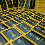 Bulk school graduation photo frames for annual day distribution.
